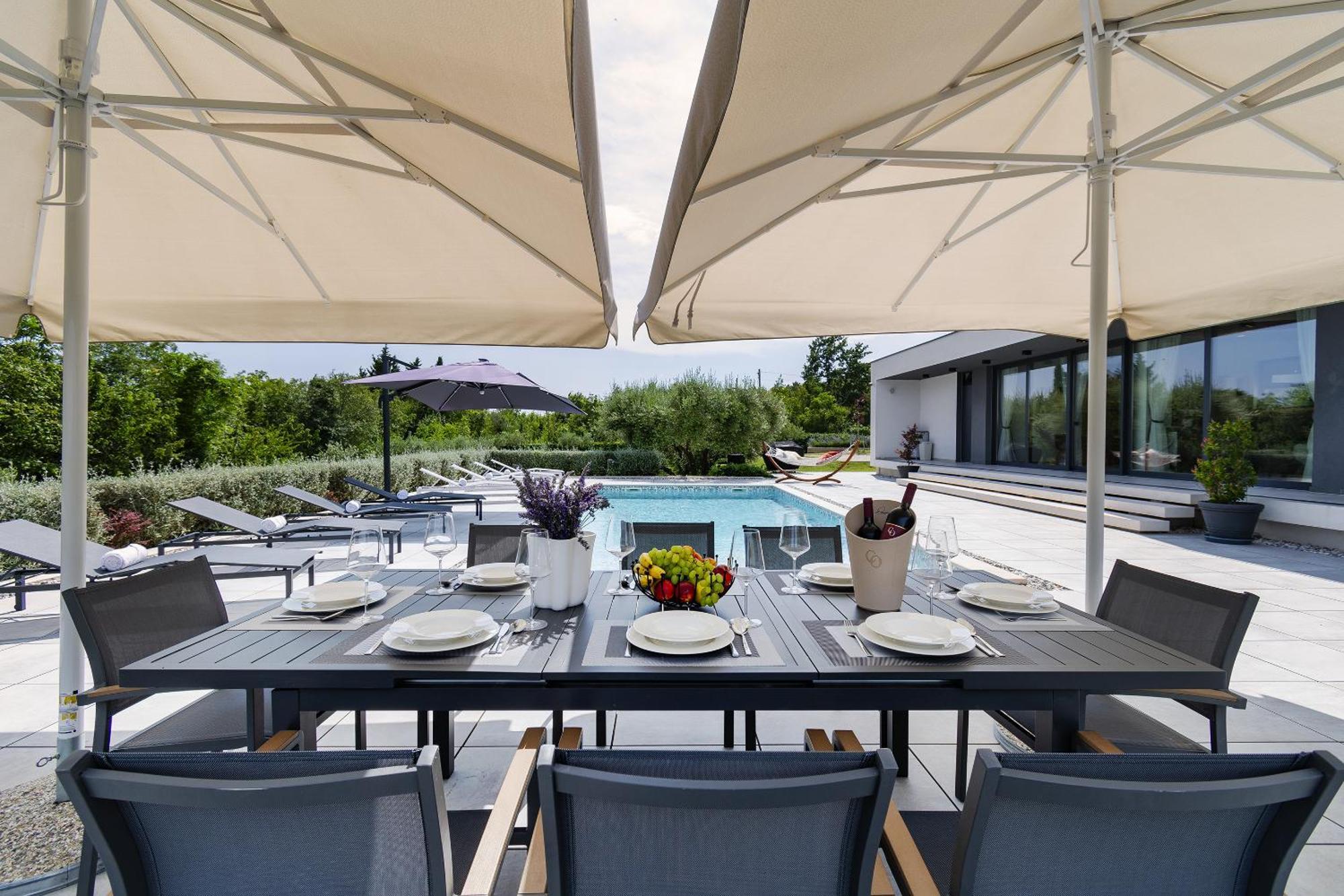 Martincic Residence - 5 Stars Luxury With Pool Heating On 4000M2 Rakalj Bagian luar foto